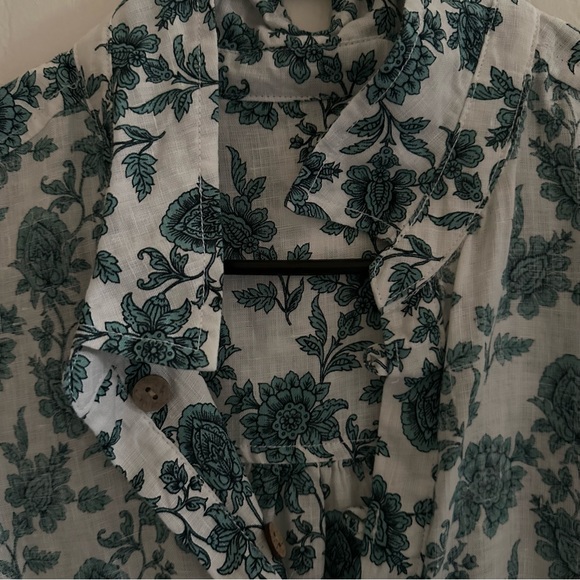 CYNTHIA ROWLEY 100% LINEN FLORAL BLOUSE WITH LONG ROLL TAB SLEEVES - Picture 10 of 11